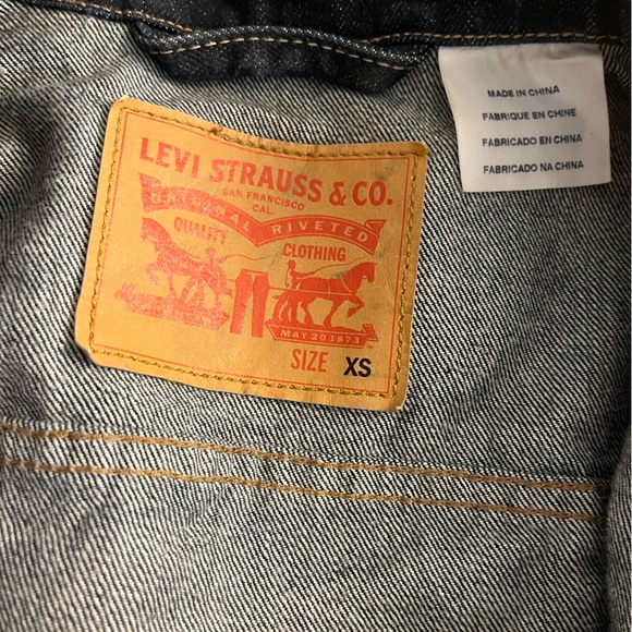 🟩 Levi’s 100% cotton Jean jacket - Picture 2 of 5